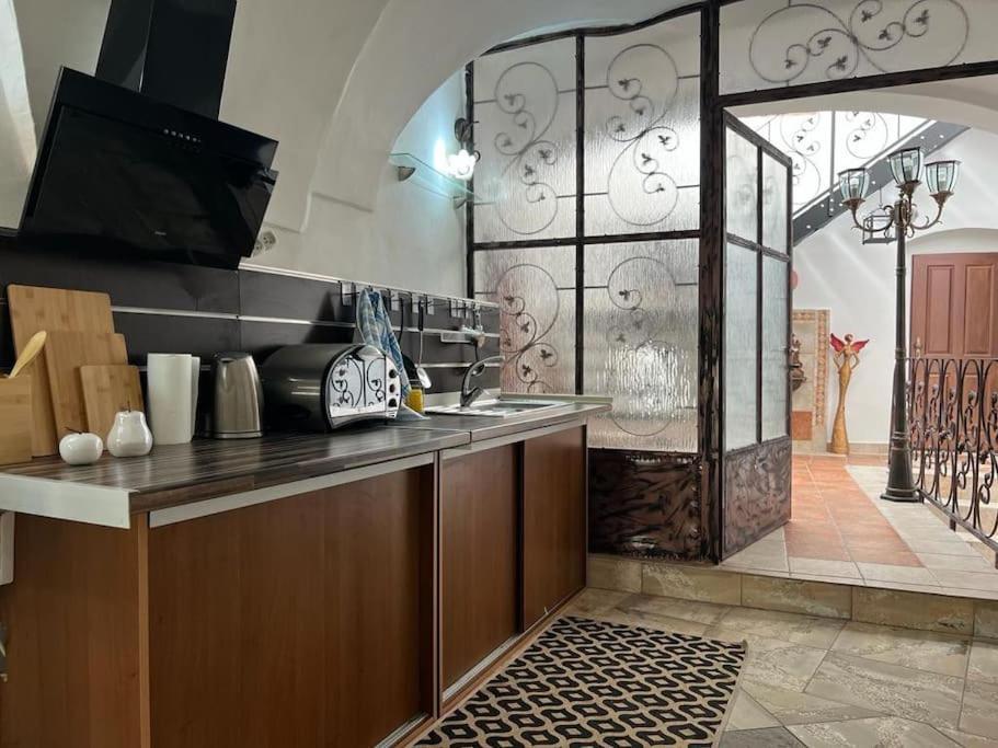 City Center Apartment Банська Бистриця Екстер'єр фото